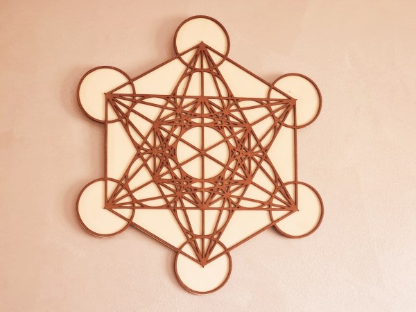 décoration murale cube de metatron 9cm bois recharge pierres 